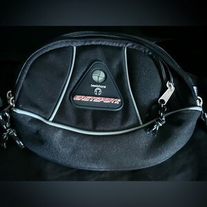 Eastsport Outdoor Co. Fanny Pack Waist Bag Belt 2 Zip Pockets & Headphone Hole